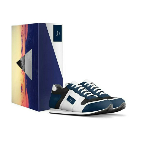 Shoes - Picture 4 of 4